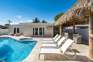 Heated Pool - 1 Mile to Beach - FirePit - 7