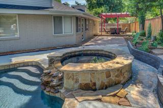 Entire Cozy Getaway with Pool - 9