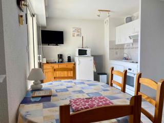 Appartement lumineux avec balcon et parking face au port, proche océan - FR-1-336-160 - 8