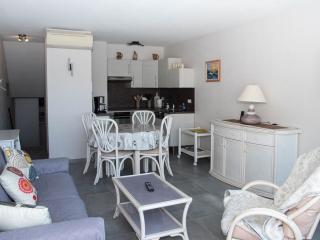 Duplex T2 lumineux, 4 pers, centre-ville, terrasses, plage à 100m, clim, garage - FR-1-803-58 - Le Lavandou - 8