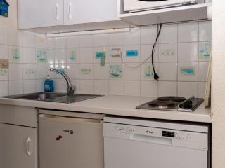 Studio cabine 4 pers, plage à 10m, parking, clim, WiFi, animaux acceptés - FR-1-803-63 - Le Lavandou - 2