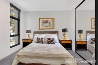 Modern Apartment on Courtney-02594 - 7