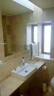 Luminaire hosted accommodation - - 5