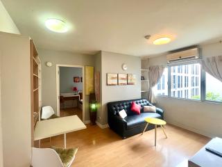 1BR Condo 5 Min to BTS 1000Mbps Fiber Wi-Fi great location - Bangkok - 0