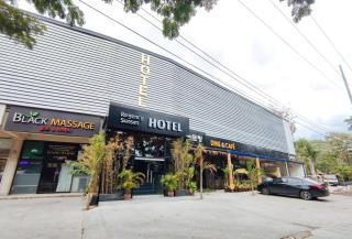 RedDoorz Premium at Regency Sunset Hotel - Angeles - 7