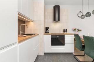 Latarników Estate Apartment with Balcony & Parking Gdańsk by Noclegi Renters - Danzig - 3