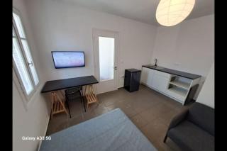 Backpackers studio1 at The Grey House - Kalamata - 0