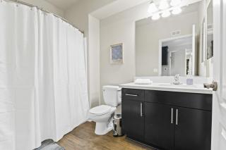 Spacious 3-Bedroom 3BTH Apt in Marina Del Rey! Pool, Hot Tub, Free Parking - Los Angeles - 2