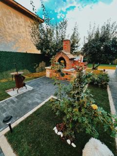 Casa Simon - Douăzeci şi Trei August - 3