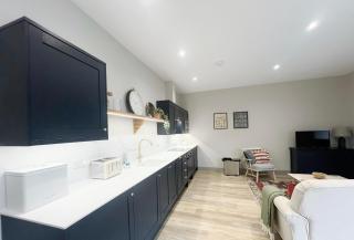 Number 4 Clevedon - - 5