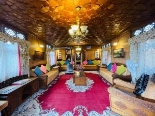 New Sea Palace Houseboats - Srinagar - 8