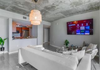 Amazing Condo with Pool at Midblock Miami - Miami - 2
