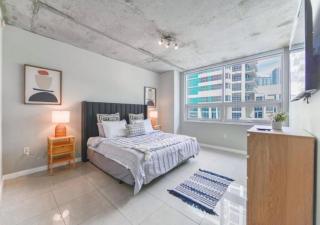 Amazing Condo with Pool at Midblock Miami - 5