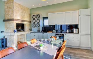 Awesome Home In Debeljak - Debeljak - 2