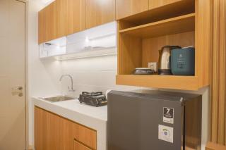 Homey Living Studio Room at Tokyo Riverside PIK 2 Apartment By Travelio - Rawalembang - 3