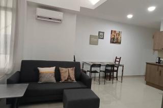 KLCC Newly Renovated Apartment - Kuala Lumpur - 0