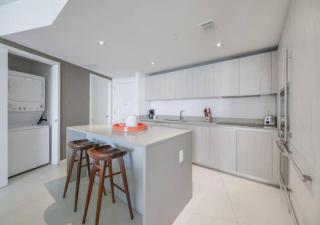 Beachfront Condo with Mesmerizing Views - Hollywood - 9