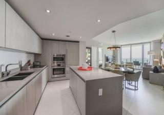 Beachfront Condo with Mesmerizing Views - Hollywood - 3