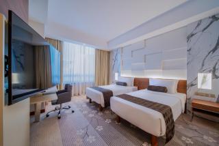 St Giles Boulevard - 1