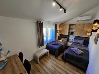 Villa Izziy by the beach with a sea view and heated pool - Ražanac - 6
