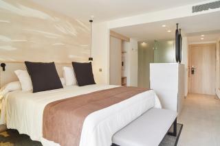 Invisa Hotel Club Cala Blanca - Platja d'es Figueral - 8