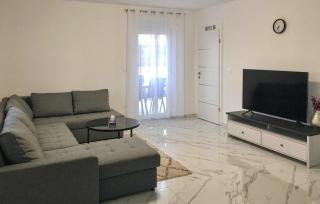 2 Bedroom Gorgeous Apartment In Umag - Umag - 8