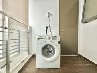 Modern room with High Floor Seaview Near CIQ - Johor Bahru - 2