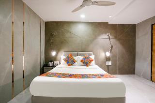FabHotel Prime Welcome Palace - Surat - 1
