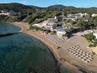 Invisa Hotel Club Cala Blanca - Platja d'es Figueral - 0