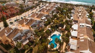 Renovated apartment with garden and direct beach access, Marbella East - 1
