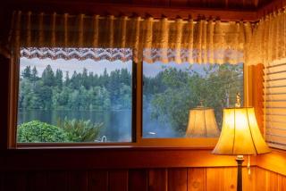 Lakeside Log Cabin! Blessings & Memories Abound! - Eatonville - 2