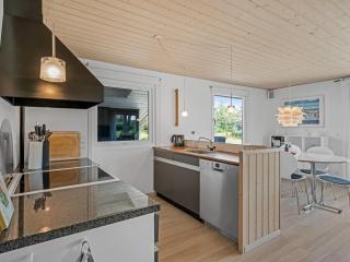 Holiday Home Bent - 750m from the sea by Interhome - Løkken - 6