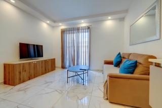 Stylish 2BR Getaway Steps from the Promenade - Sliema - 8