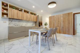 Stylish 2BR Getaway Steps from the Promenade - Sliema - 7