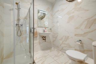 Stylish 2BR Getaway Steps from the Promenade - Sliema - 5