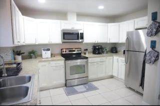 Gorgeous King Master room with private lavatory - Lakeland - 1