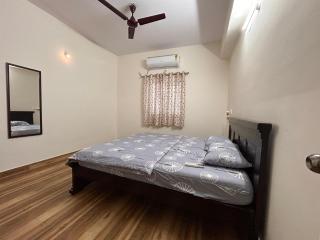 Mee Homes Madhapur Family Stay Luxury Fully Furnished 2 BHK Flats - Hyderabad - 1