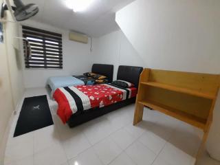 Mukhriz 2 Homestay - 8