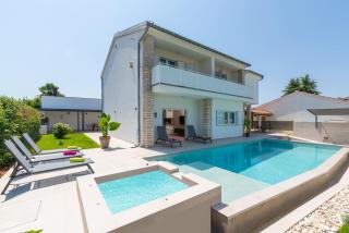 Villa Irena with Private Pool in Porec - Poreč - 0