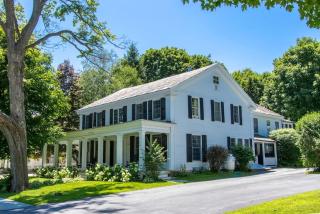 Picture Postcard Mansion In Manchester Village - Manchester - 0