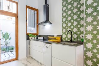 Artisan Haven: El Cabanyal Oasis - Valencia - 2