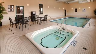 Best Western Plus Winnipeg Airport Hotel - Winnipeg - 3