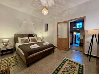 George&Michael Traditional House - Rodes - 3