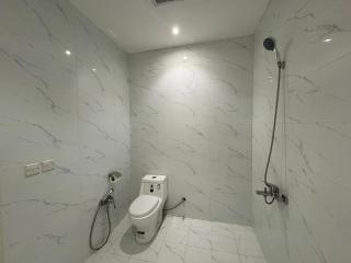 The white Apartments - 4
