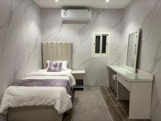The white Apartments - 3