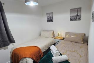 New Luxury 3 Bedroom House Next To COOP Stadium & Man City Stadium - Manchester - 6