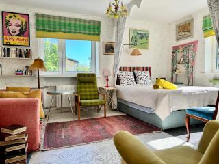 LITTLE LONDON boutique apartment with Netflix, top location in Old Town - Narva - 7