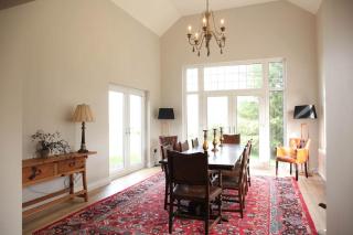 Luxury Pet-Friendly Retreat with Private Hot Tub - - 2