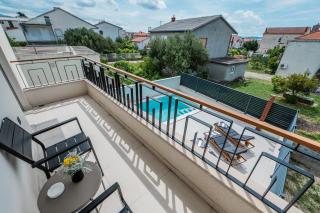 Villa Marin with massage pool, 3 min walk to the beach - Kaštela - 9