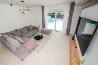 Villa Marin with massage pool, 3 min walk to the beach - 2